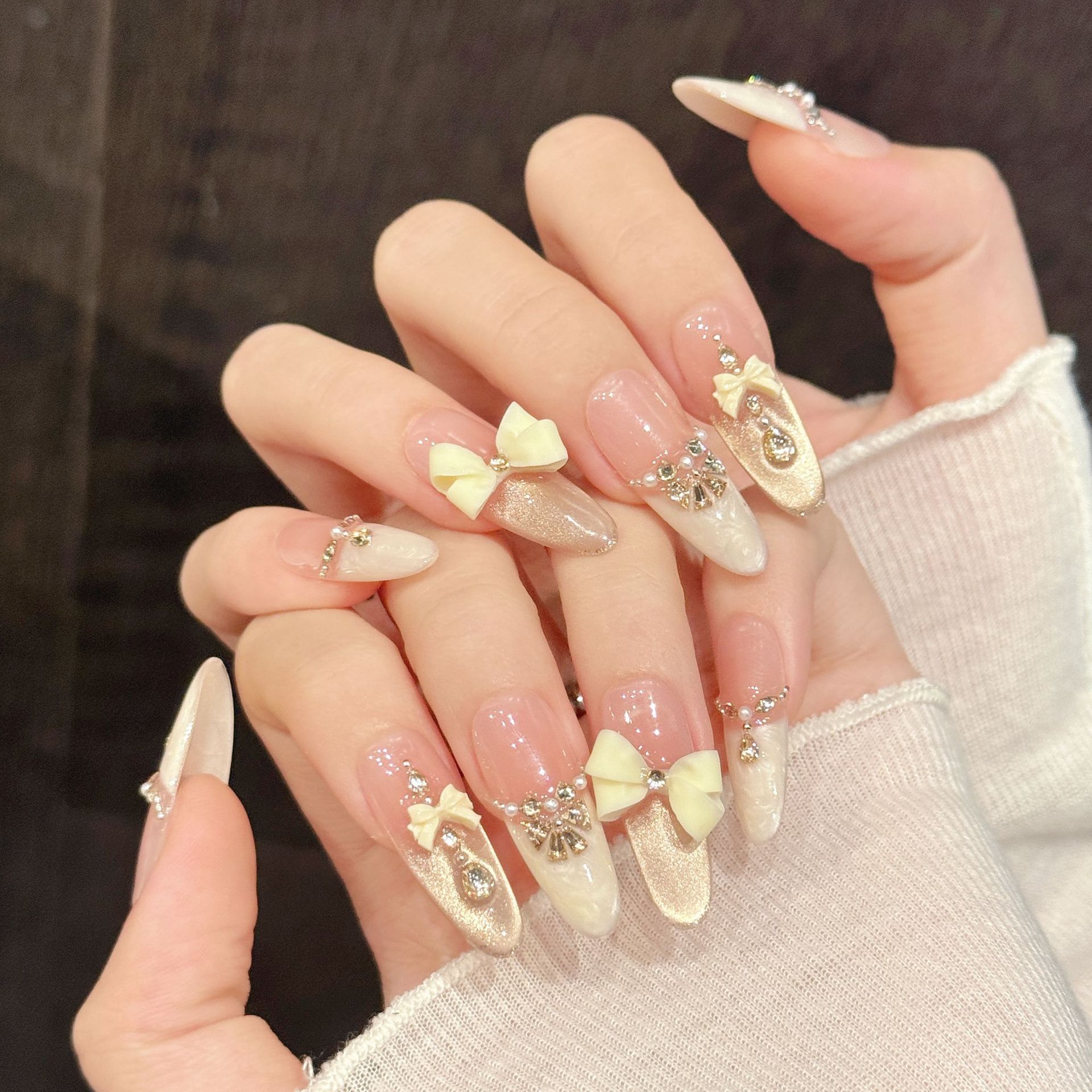 Decorating Tip Set - เล็บปลอมทำมือ 10 ชิ้น ลายตาแมวหรูหราเล็กน้อย ปลายเล็บแบบฝรั่งเศสยาว ประดับโบว์เพชร
