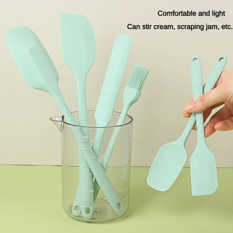 Kitchen Baking Brush - ชุดอุปกรณ์ครัวน่ารัก 6 ชิ้น ชุดตะหลิวซิลิโคนสำหรับทำขนมเค้ก ชุดแต่งหน้าเค้กพร้อมแปรง ที่ขูดครีมแบบไม่ติดกระทะ